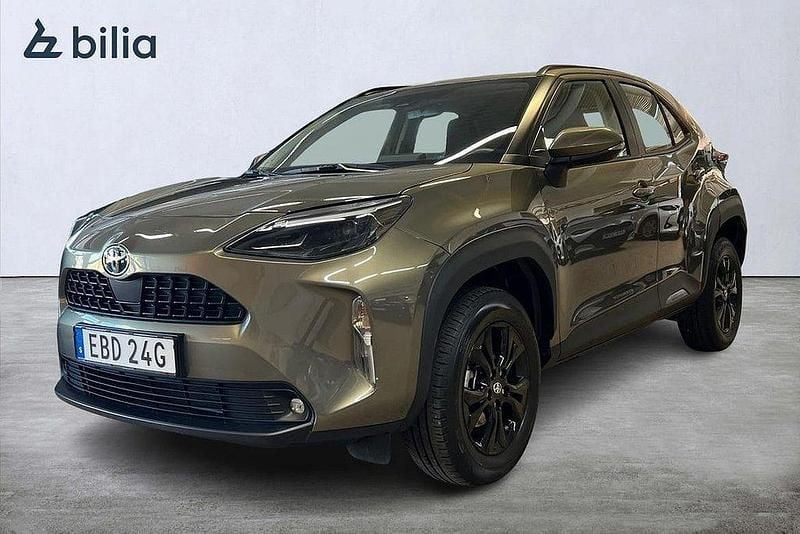 Grön Begagnad 2022 Toyota Yaris Cross Active SUV | 268 900 kr (Marknadspris) - Bild 1/3