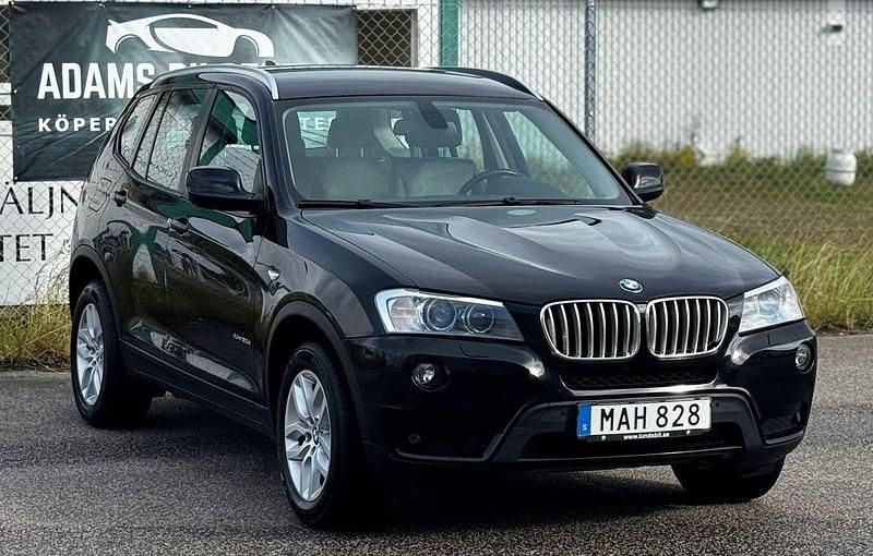 Svart Begagnad 2011 BMW X3 SUV | 104 900 kr (Marknadspris) - Bild 1/4