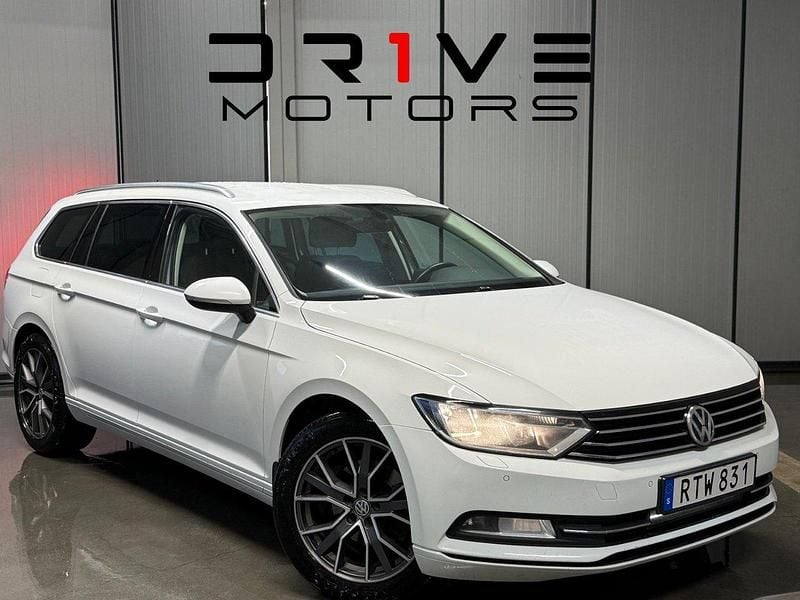 Vit Begagnad 2018 VW Passat Kombi | 109 900 kr (Marknadspris) - Bild 1/4