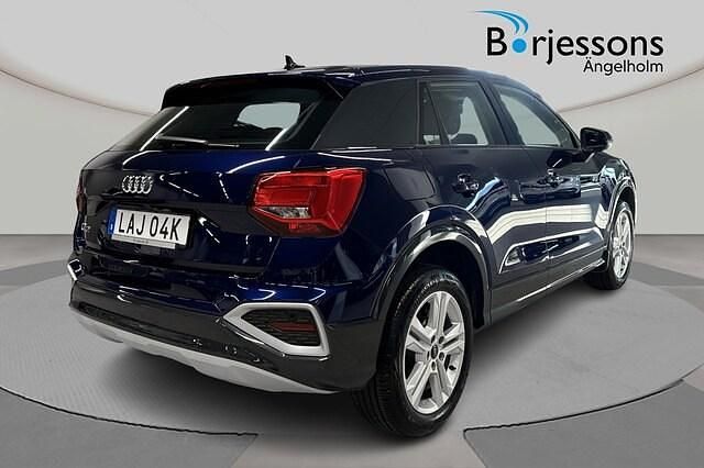 Begagnad Audi Q2 Advanced Plus 151 HK (111 kW) 2024 Blå SUV