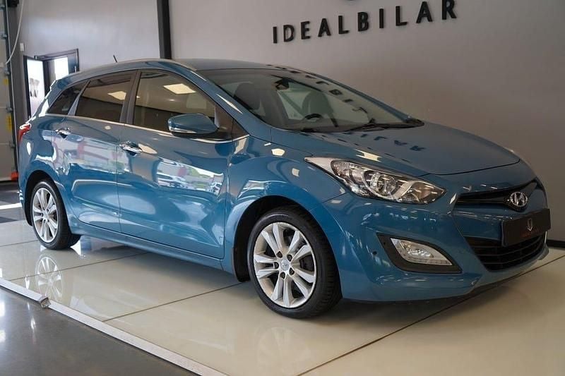 Blå Begagnad 2014 Hyundai i30 Kombi | 84 900 kr (Marknadspris) - Bild 1/4