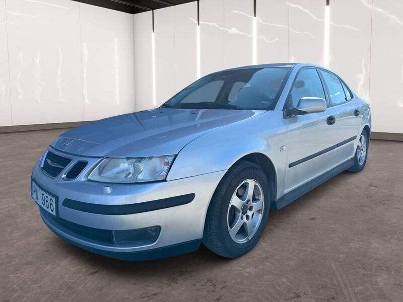 Ljusgrå (grå) Begagnad 2004 Saab 9-3 Linear Sedan | 26 900 kr (Marknadspris) - Bild 1/4