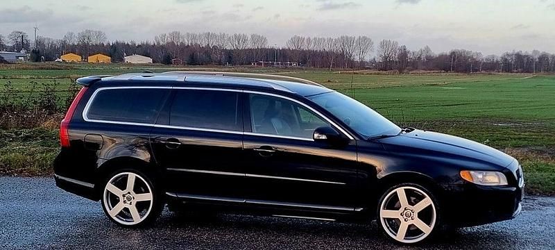 Svartmettalic Begagnad 2010 Volvo V70 Summum Kombi | 68 000 kr (Marknadspris) - Bild 1/4