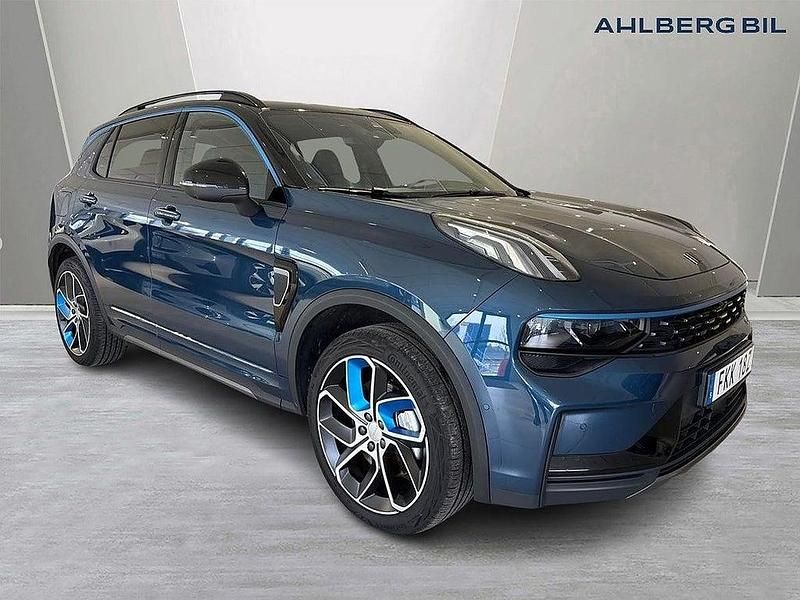 Begagnad Lynk & Co 01 264 HK (194 kW) 2023 Blå SUV