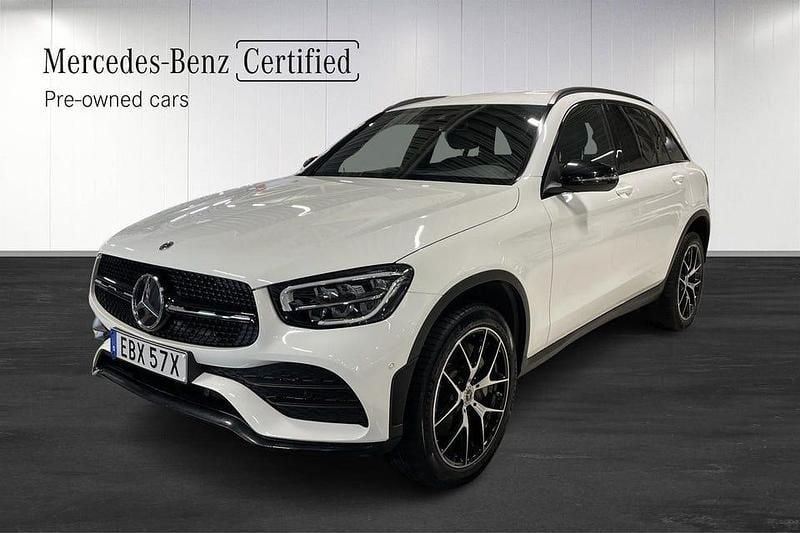 Begagnad Mercedes GLC300e AMG line 306 HK (225 kW) 2022 Vit