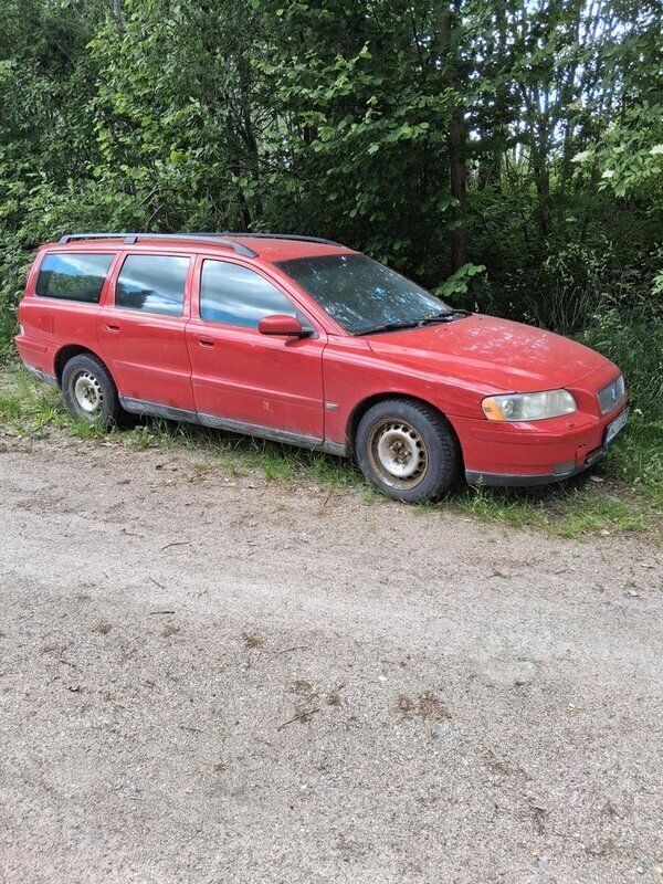 Röd Begagnad 2006 Volvo V70 Kombi | 5 000 kr (Superpris) - Bild 1/2