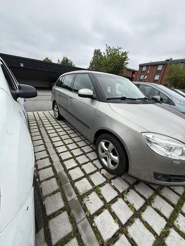 Brun Begagnad 2008 Skoda Fabia Kombi | 17 000 kr (Superpris) - Bild 1/3
