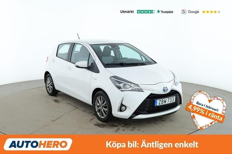 Begagnad Toyota Yaris Hybrid Active 102 HK (75 kW) 2018 Vit Sedan