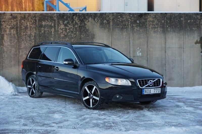 Svart Begagnad 2010 Volvo V70 Momentum Kombi | 99 000 kr (Marknadspris) - Bild 1/4