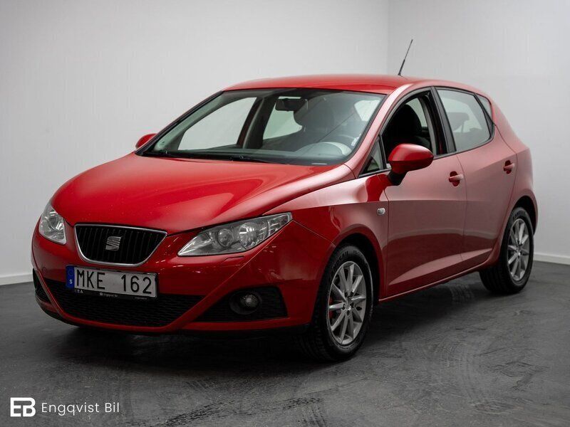 Röd Begagnad 2010 Seat Ibiza Style Halvkombi | 39 900 kr (Lite dyr) - Bild 1/4