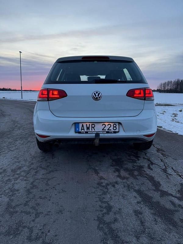 Begagnad VW Golf VII 105 HK (77 kW) 2014