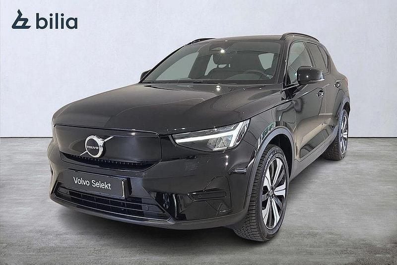 Svart Begagnad 2022 Volvo XC40 Core SUV | 349 000 kr - Bild 1/3