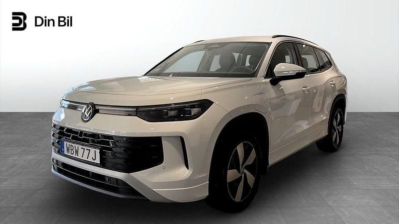 Vit (pure white) Ny 2025 VW Tayron Life SUV | 499 900 kr (Superpris) - Bild 1/4