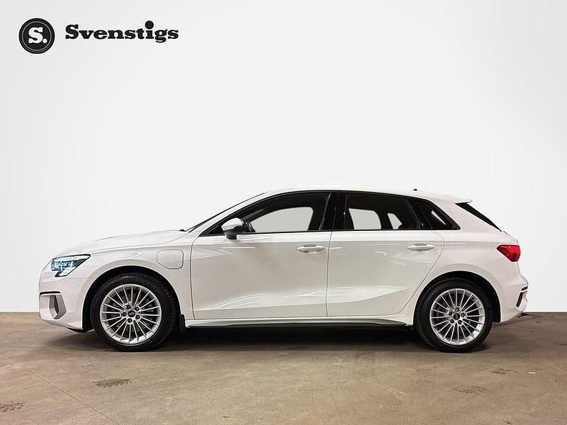 Begagnad Audi A3 150 HK (110 kW) 2023 Ibisvit Halvkombi