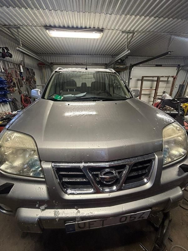 Begagnad 2003 Nissan X-Trail SUV | 25 000 kr (Marknadspris) - Bild 1/4