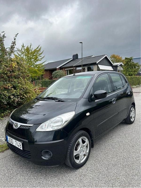 Svart Begagnad 2009 Hyundai i10 Halvkombi | 39 500 kr (Marknadspris) - Bild 1/1