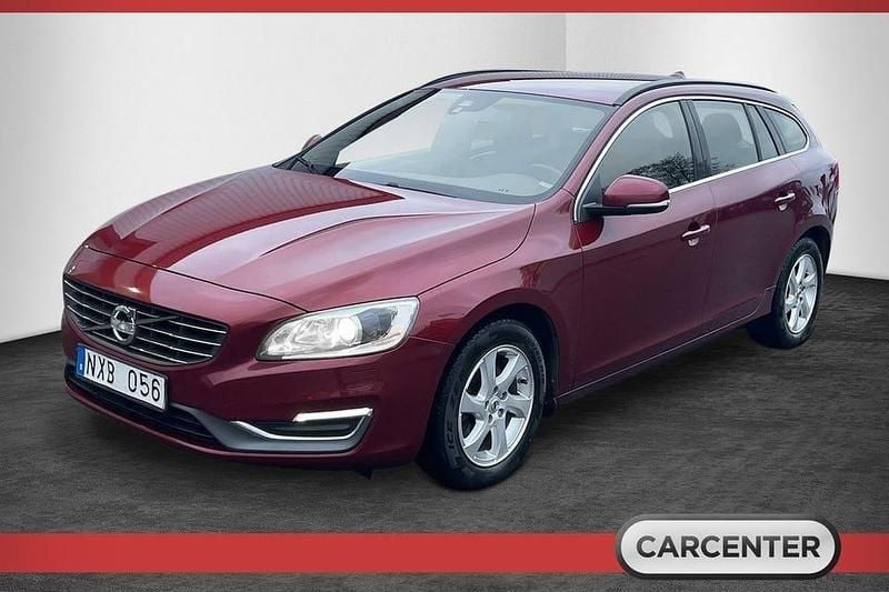 Begagnad Volvo V60 Momentum 163 HK (119 kW) 2013 Röd Kombi