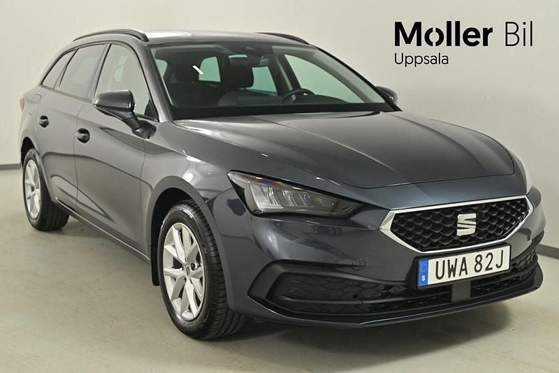 Mörkgrå (magnetic tech metallic) Begagnad 2025 Seat Leon Kombi | 249 000 kr (Superpris) - Bild 1/4