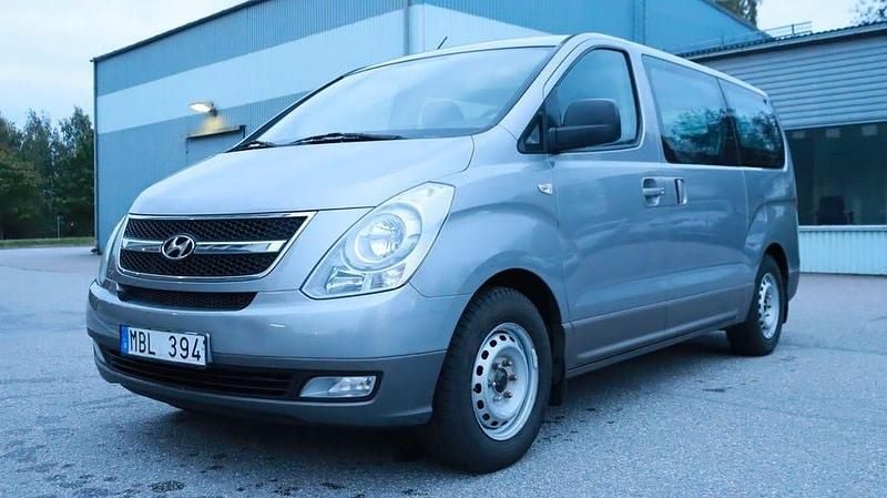 Begagnad Hyundai H-1 136 HK (100 kW) 2012 Silver Minibuss