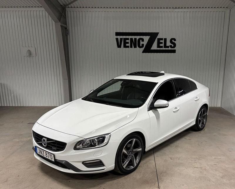 Vit Begagnad 2014 Volvo S60 R-Design Sedan | 144 000 kr (Lite dyr) - Bild 1/4