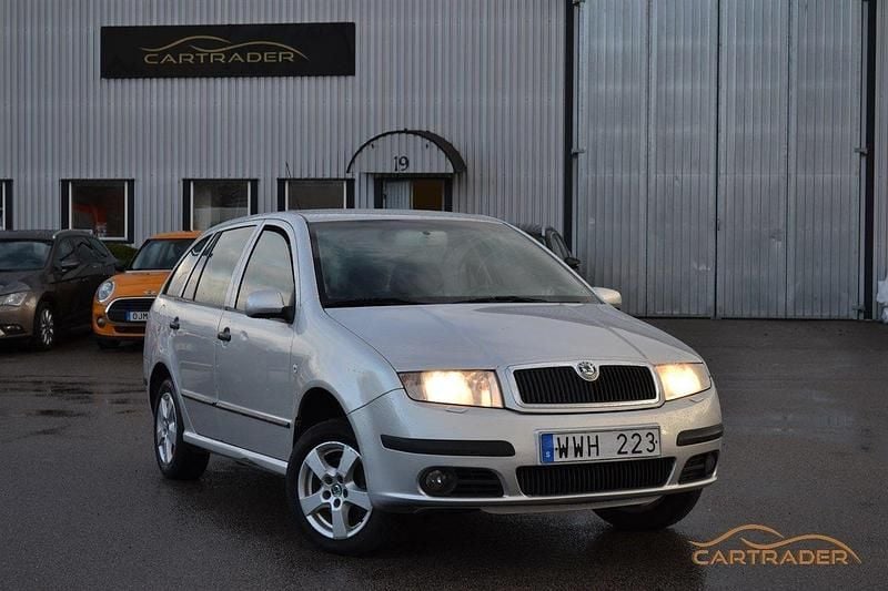 Silver Begagnad 2005 Skoda Fabia Kombi | 26 900 kr (Marknadspris) - Bild 1/4