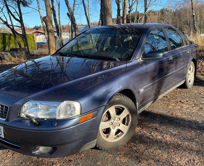 Begagnad 2004 Volvo S80 Sedan | 37 000 kr (Marknadspris) - Bild 1/4