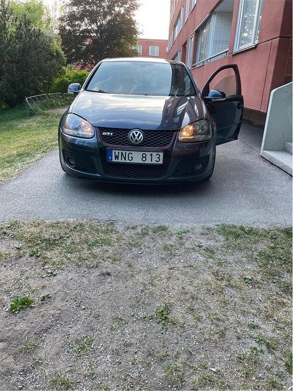 Grå Begagnad 2005 VW Golf IV GTI Halvkombi | 49 500 kr (Marknadspris) - Bild 1/4