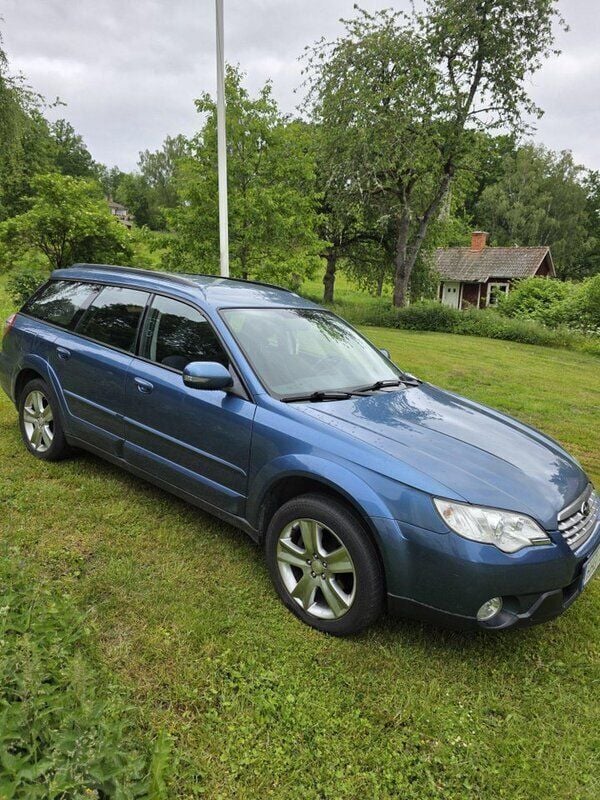 Blå Begagnad 2007 Subaru Outback SUV | 45 000 kr (Lite dyr) - Bild 1/4