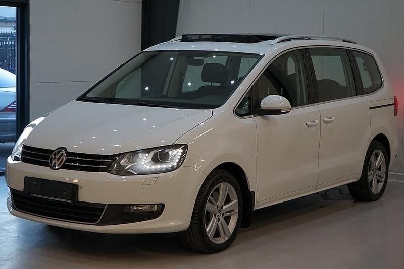 Begagnad VW Sharan 150 HK (110 kW) 2017 Vit Minibuss