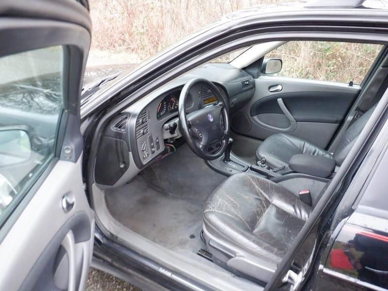Begagnad 2004 Saab 9-5 Kombi | 5 000 kr (Marknadspris) - Bild 1/4