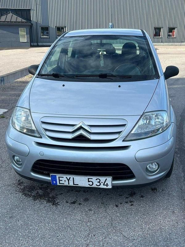 Silver Begagnad 2008 Citroën C3 Halvkombi | 18 450 kr (Marknadspris) - Bild 1/3