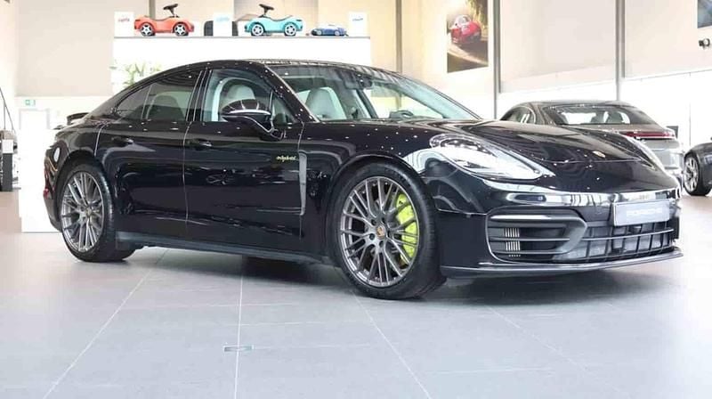 Svart Begagnad 2023 Porsche Panamera 4 Sedan | 869 000 kr (Superpris) - Bild 1/1