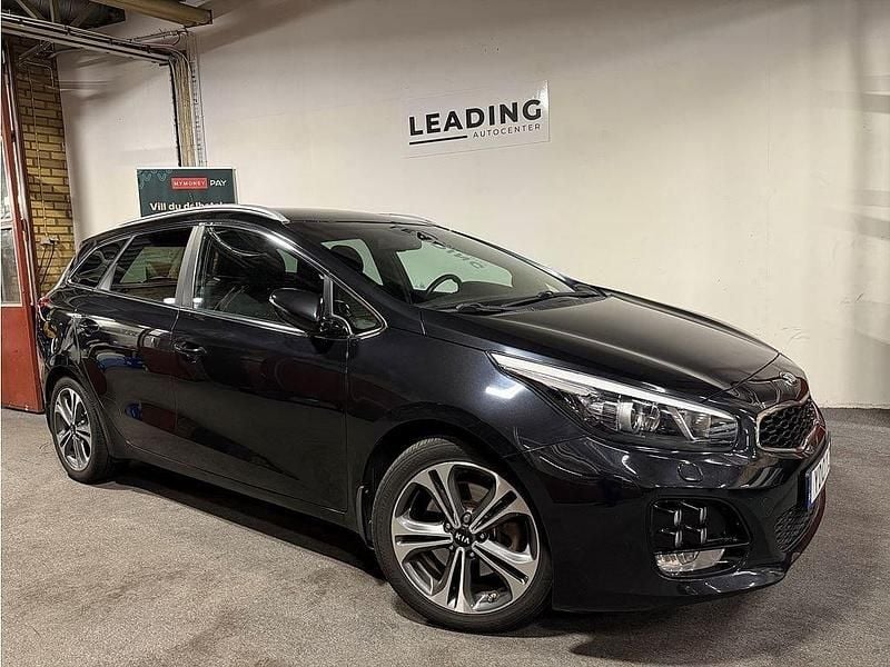 Svart Begagnad 2016 Kia Ceed Sportswagon 3 Kombi | 109 900 kr (Marknadspris) - Bild 1/4