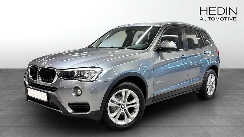 Grå Begagnad 2016 BMW X3 Sport Line SUV | 174 800 kr (Marknadspris) - Bild 1/4