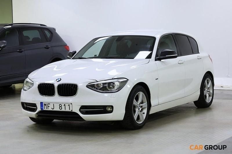 Begagnad BMW 118 Sport Line 143 HK (105 kW) 2012 Vit Halvkombi