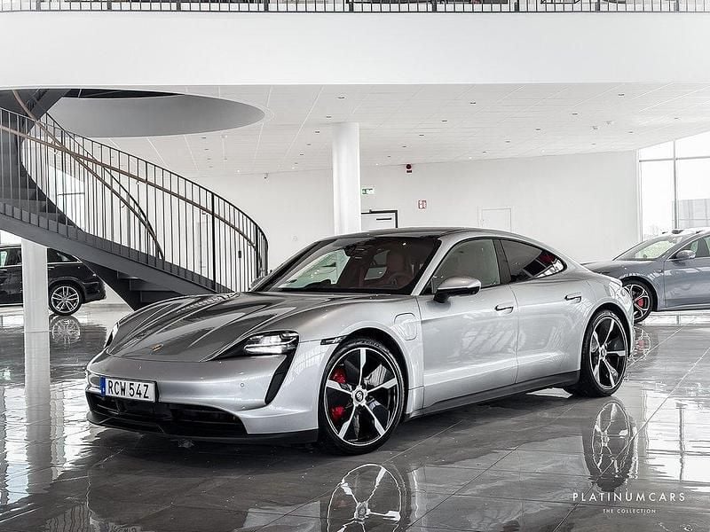 Silver Begagnad 2020 Porsche Taycan 4S Performance Package Sedan | 629 000 kr - Bild 1/4