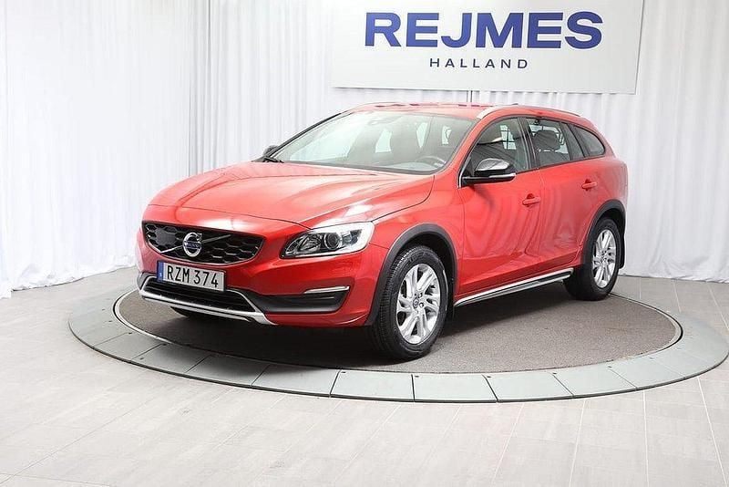 Röd Begagnad 2016 Volvo V60 CC Business Edition Kombi | 229 500 kr (Bra pris) - Bild 1/4