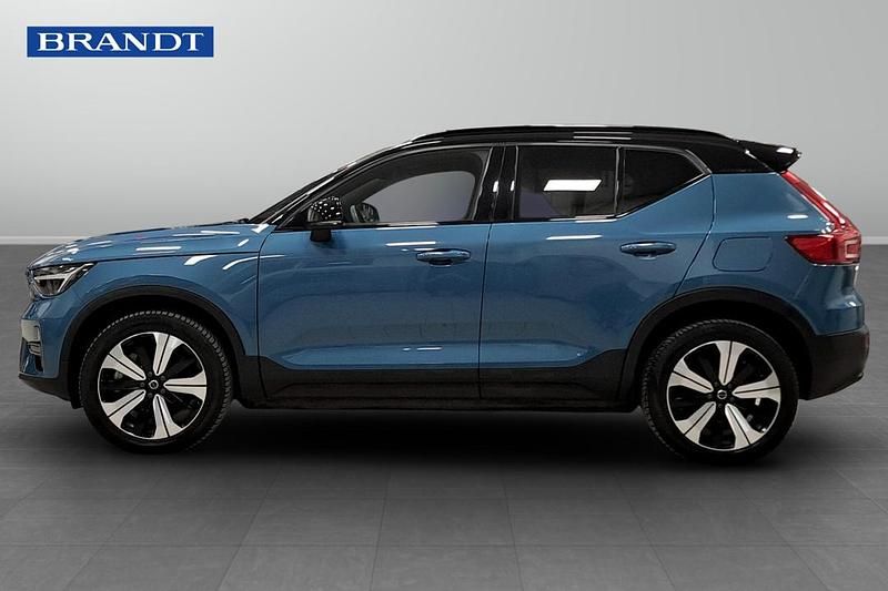 Begagnad Volvo XC40 Single Motor 175 kW (238 HK) 2023 Blå SUV