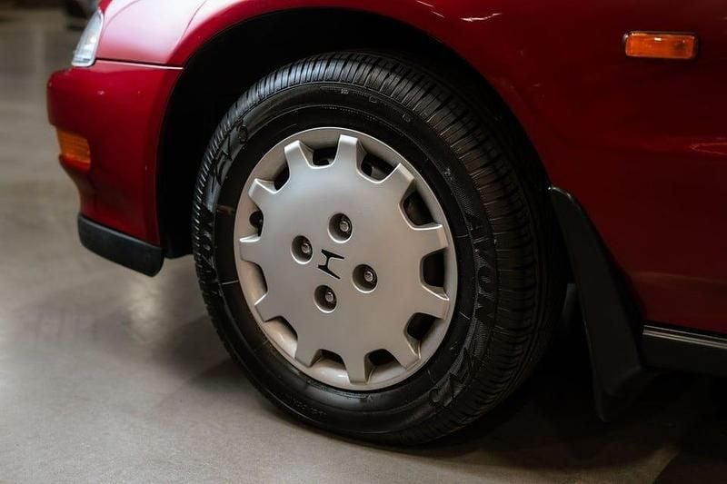 Begagnad Honda Prelude SE 133 HK (97 kW) 1992 Mörkröd Sportkupé