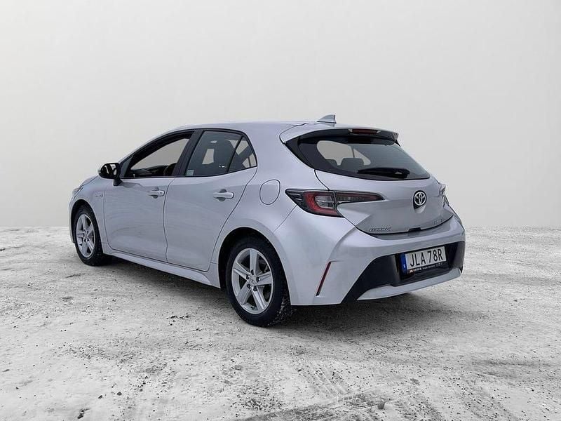 Begagnad Toyota Corolla Hybrid Active 122 HK (89 kW) 2019 Silver Halvkombi