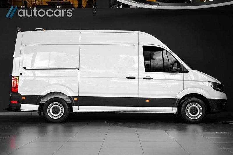 Vit Begagnad 2018 VW Crafter SE Van | 328 750 kr (Marknadspris) - Bild 1/4
