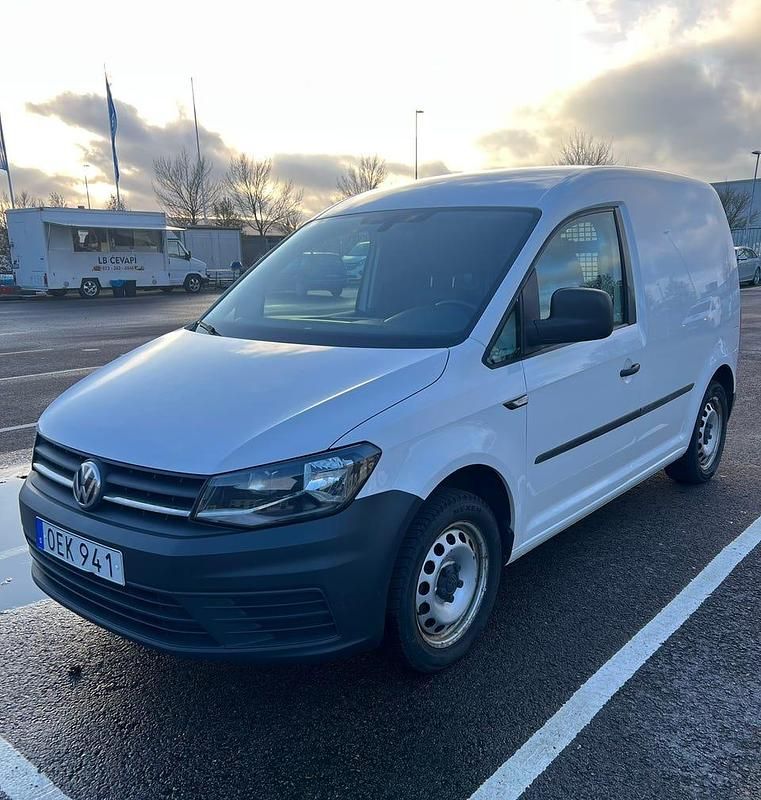 Begagnad 2017 VW Caddy Minibuss | 99 900 kr (Bra pris) - Bild 1/4