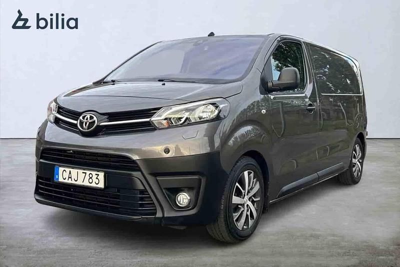 Grå Begagnad 2017 Toyota Proace Comfort Van | 149 900 kr - Bild 1/1