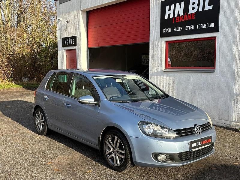 Ljusblå Begagnad 2011 VW Golf VI Halvkombi | 84 900 kr (Marknadspris) - Bild 1/4