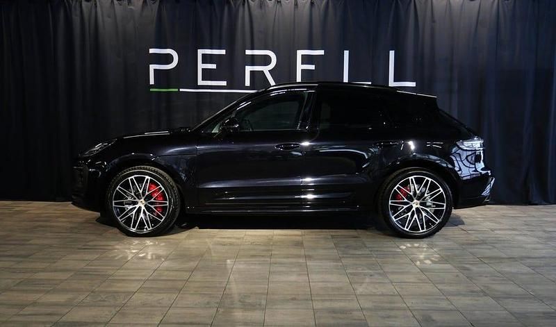 Begagnad Porsche Macan GTS 441 HK (324 kW) 2023 Svart metallic SUV