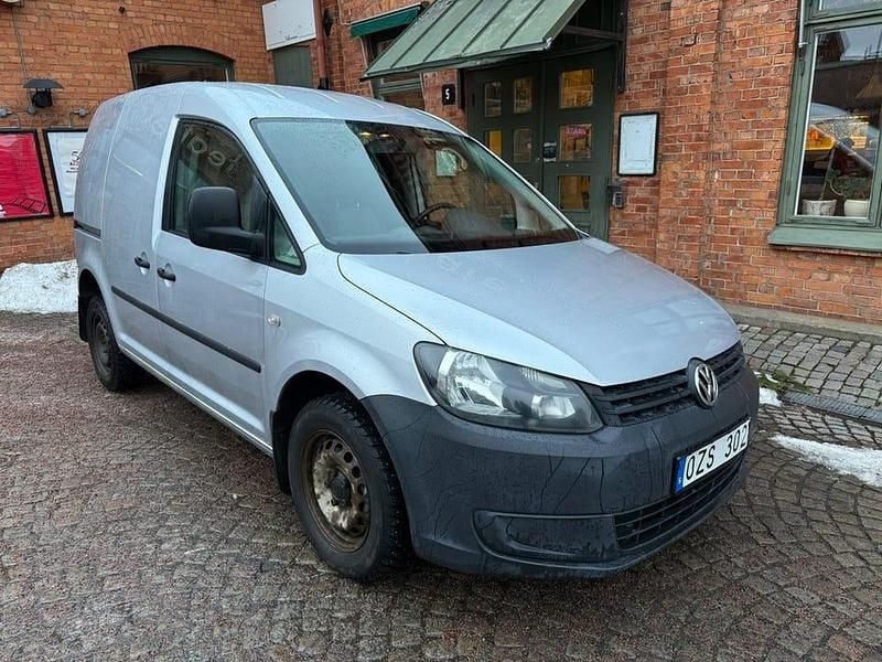 Begagnad VW Caddy 110 HK (80 kW) 2014 Silver Minibuss