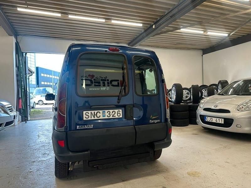 Begagnad Renault Kangoo 75 HK (55 kW) 2001 Mörkblå (blå) Minibuss