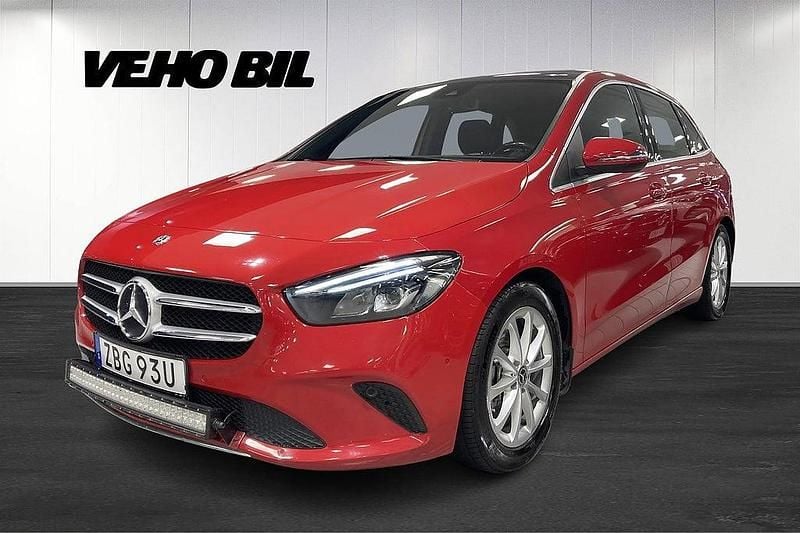 Röd Begagnad 2019 Mercedes 200 Halvkombi | 219 000 kr - Bild 1/4