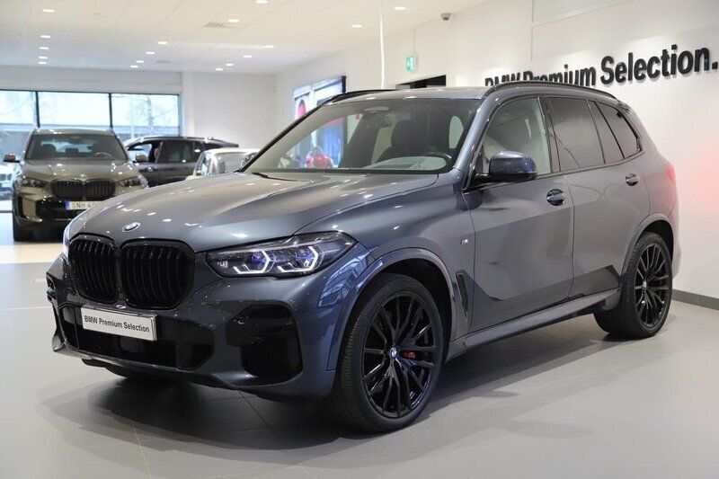 Grå Begagnad 2022 BMW X5 M Sport SUV | 759 000 kr - Bild 1/3