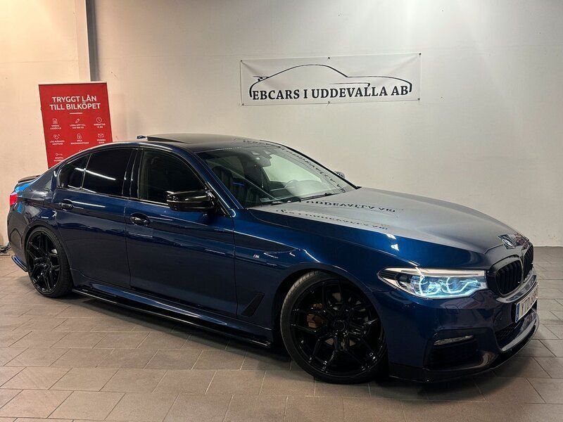 Blå Begagnad 2017 BMW 520 M Performance Sedan | 339 900 kr (Lite dyr) - Bild 1/4